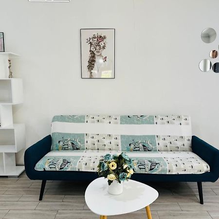 Sweet Apartment In Kʼutʼaisi Exterior foto