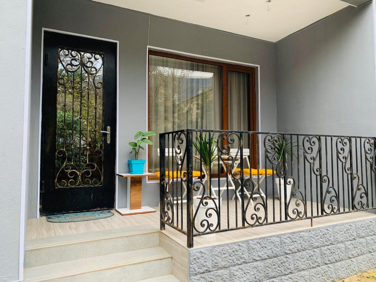 Sweet Apartment In Kʼutʼaisi Exterior foto