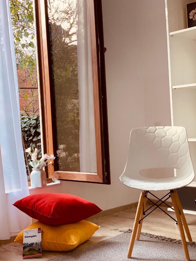 Sweet Apartment In Kʼutʼaisi Exterior foto