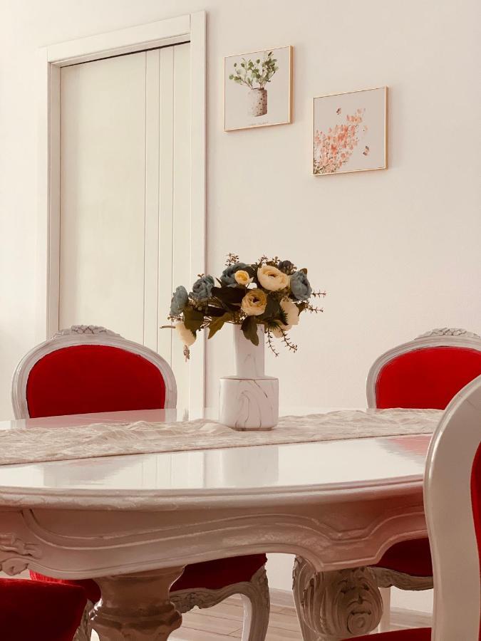 Sweet Apartment In Kʼutʼaisi Exterior foto